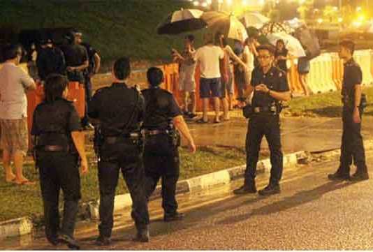 Buangkok Residents Stand-Off with AVA Talk Cock Sing Song